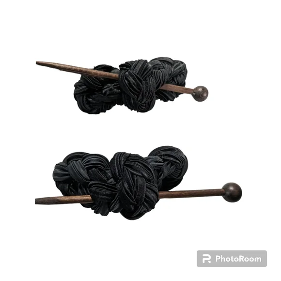 Black Hair Clips. Hair Accessories. 4 Pieces. - Picture 8 of 9